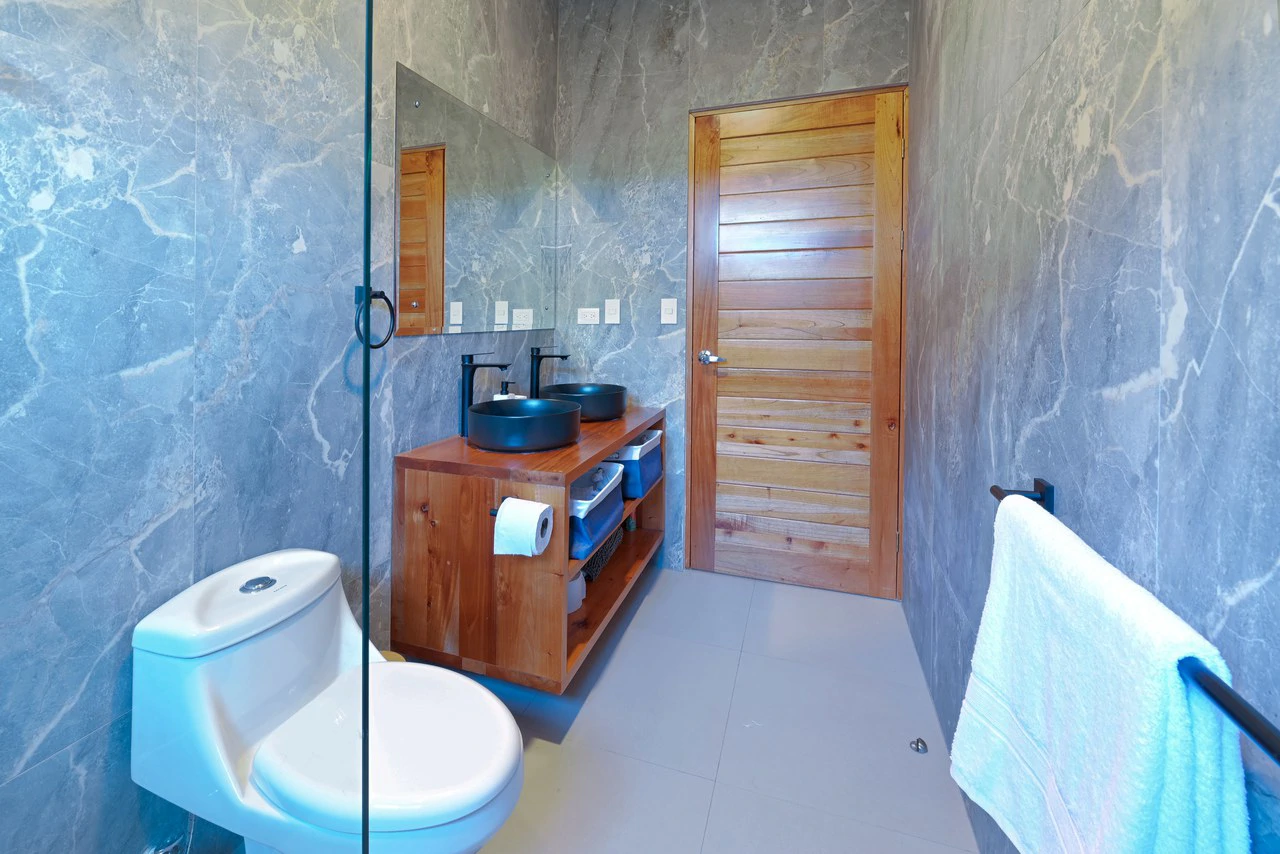 Modern Coastal Luxury: New 3-Bedroom Home Steps from South Pacific Beach: Near the Coast House For Sale in Uvita - Gallery image 25