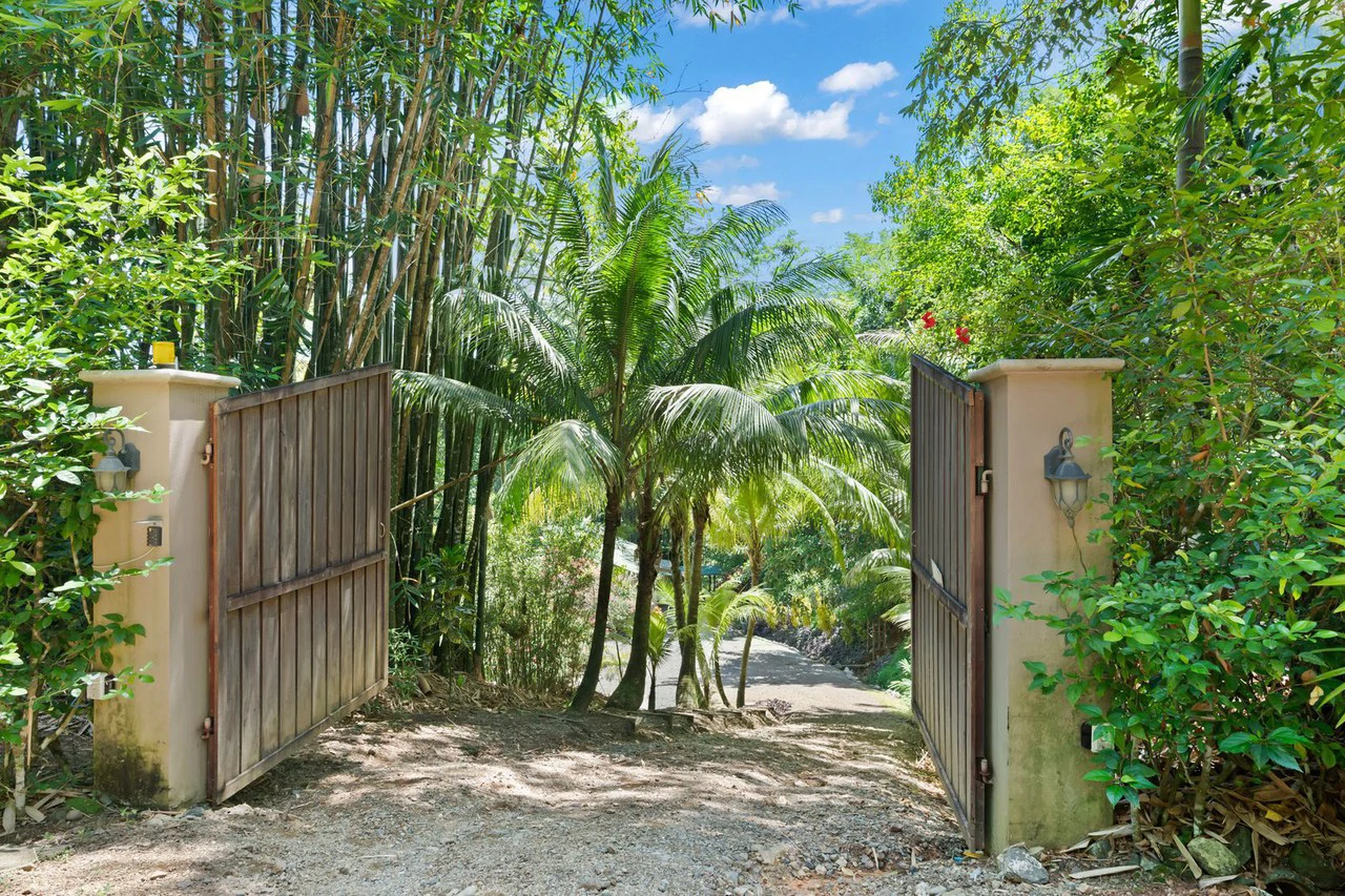 1.6 ACRES – 3 Bedroom Ocean And Mountain View Home With Pool, Public Road Frontage, ASADA Water, Room To Expand!!!! - Gallery image 35