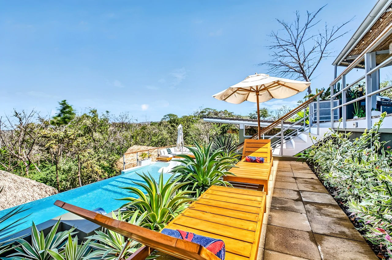 Casa Pochote: Artisan Luxury Villa in Tamarindo | Pool, Jacuzzi & Langosta Beach Club Membership Included - Gallery image 49