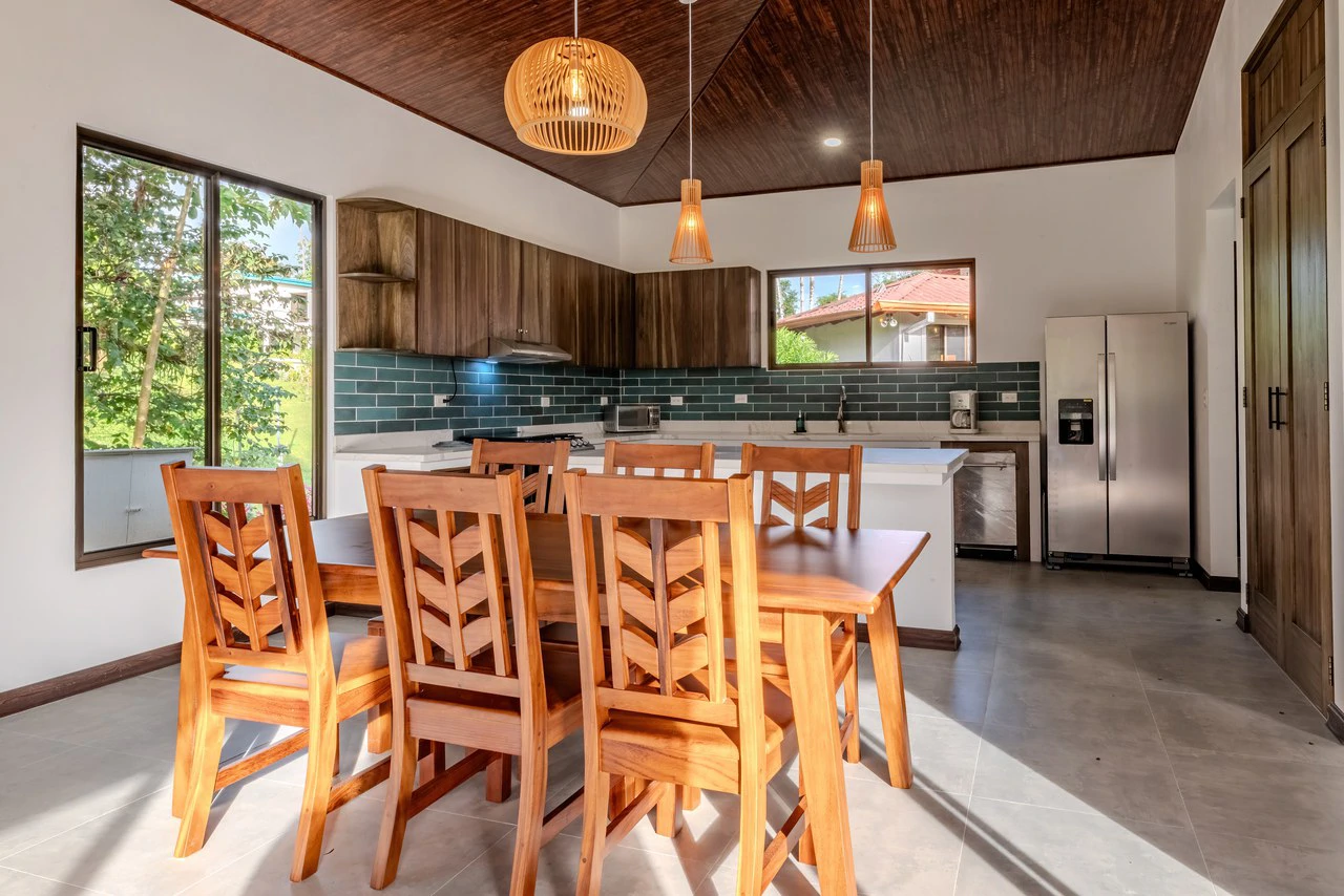 Brand New 3 Br, 2.5 Ba | Swimming Pool, High Ceilings - Gallery image 7