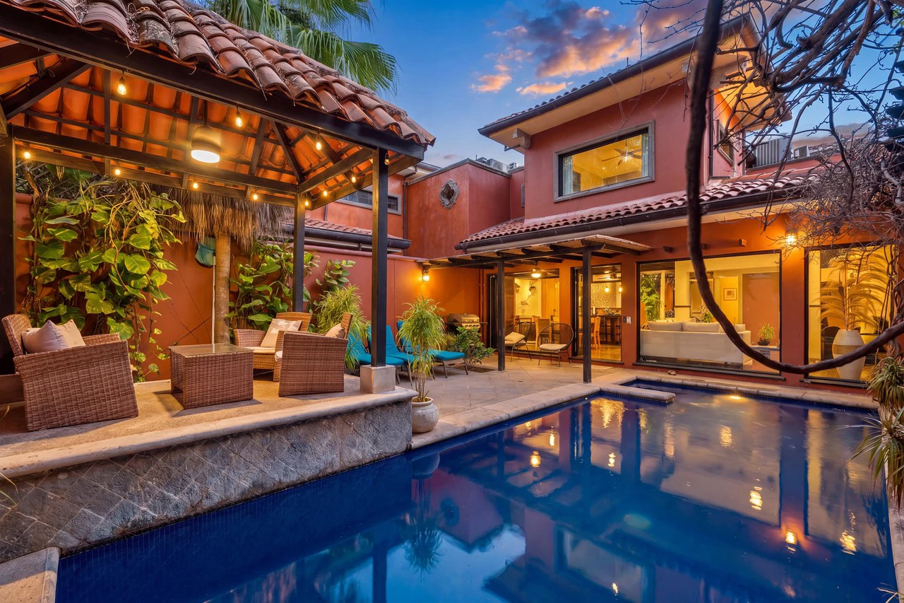 Villa Cerca del Mar 5: Beach House in Highly Coveted and Intimate Development in Tamarindo/Langosta
