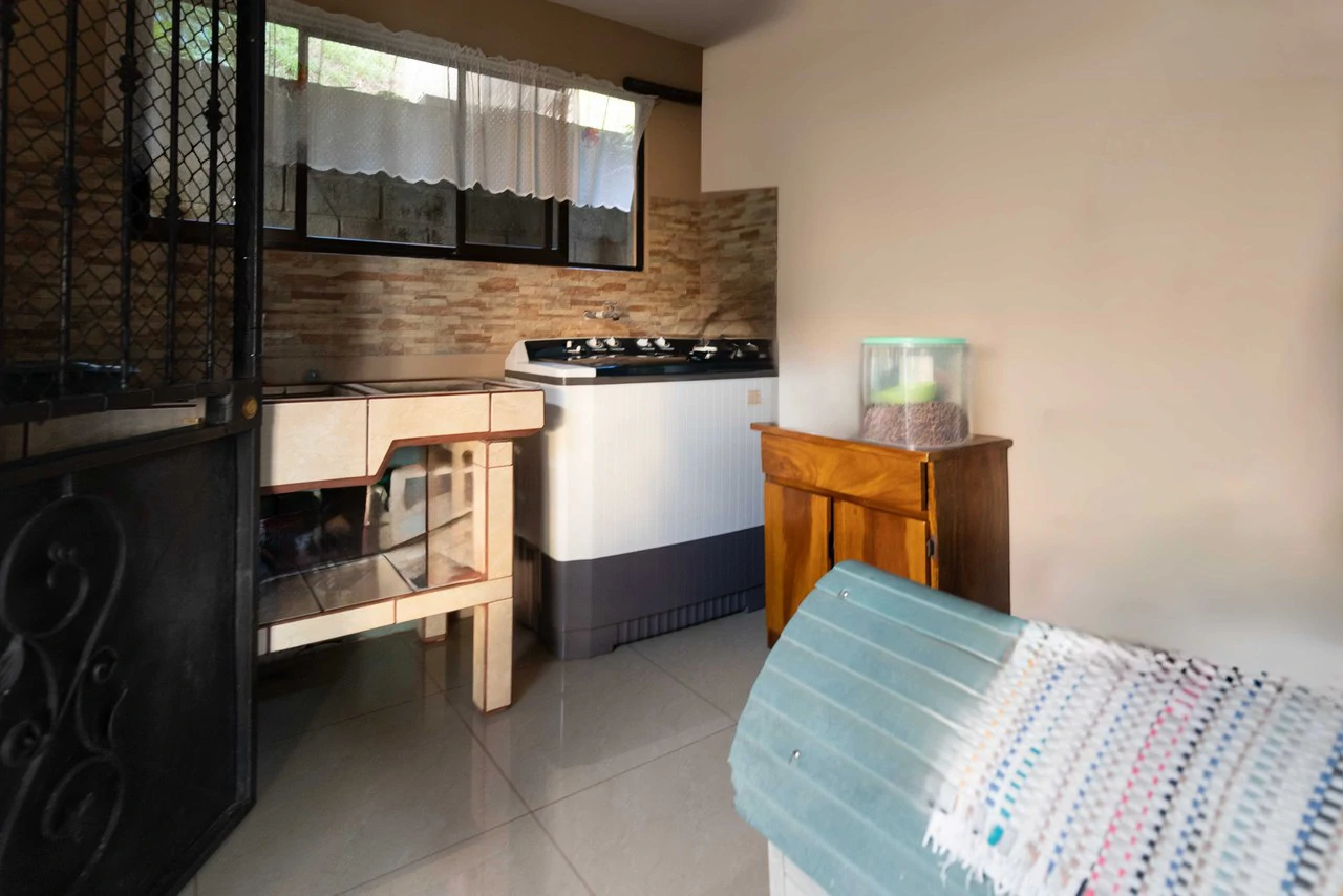 Country House in Desmonte, San Mateo: Tranquility and Nature - Gallery image 15