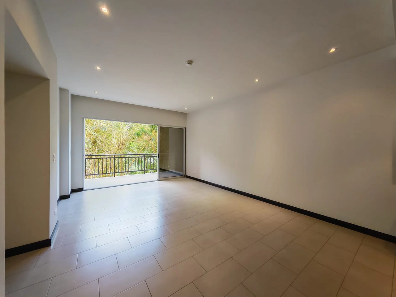 VENTA DE APARTAMENTO EN VIVA RESIDENCES, ESCAZU LA PACO: Apartment for Sale – La Paco, Escazú - Gallery image 2