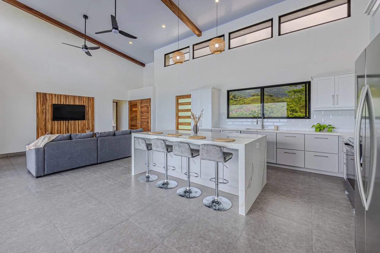 CHONTALES NEW VILLA WITH PANORAMIC OCEAN AND MOUNTAINS VIEWS: Mountain Villa For Sale in Ojochal - Gallery image 29
