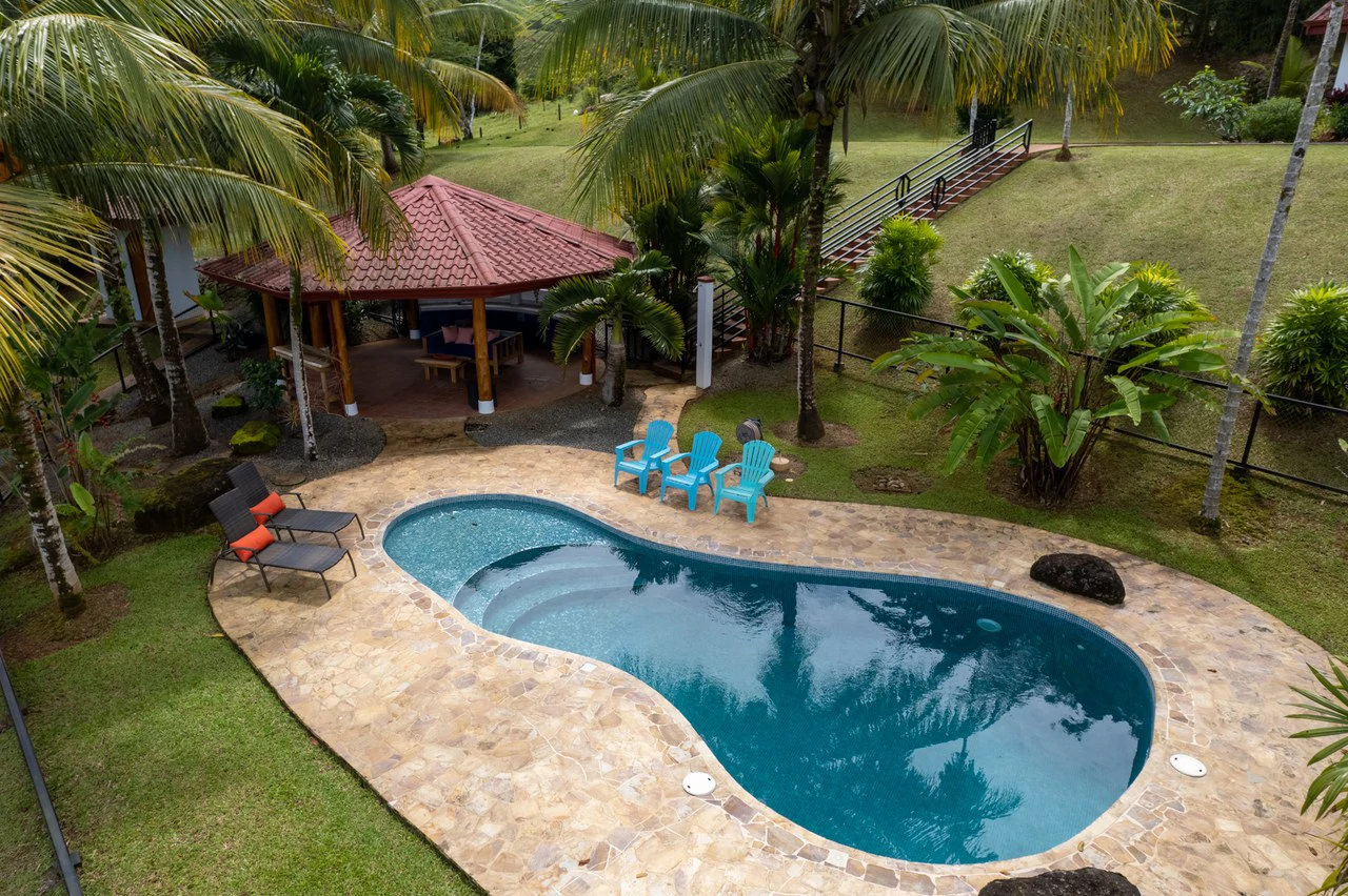 5 Bedroom Mountain Retreat Minutes from the Beach Platanillo Costa Rica - Gallery image 5
