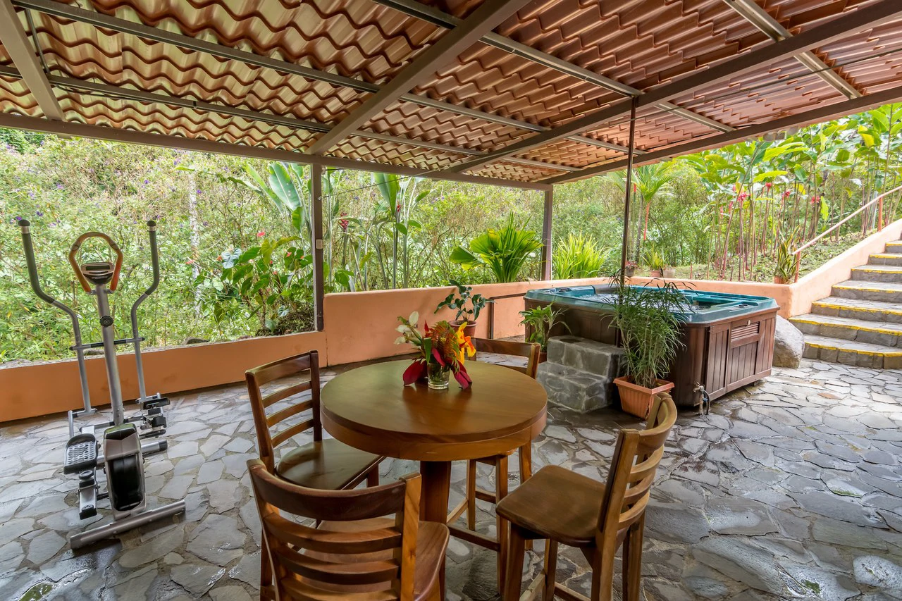 Nepenthe B&B: Hotel / B&B in the Rain Forest with spectacular views of Lake Arenal & Volcano. - Gallery image 7