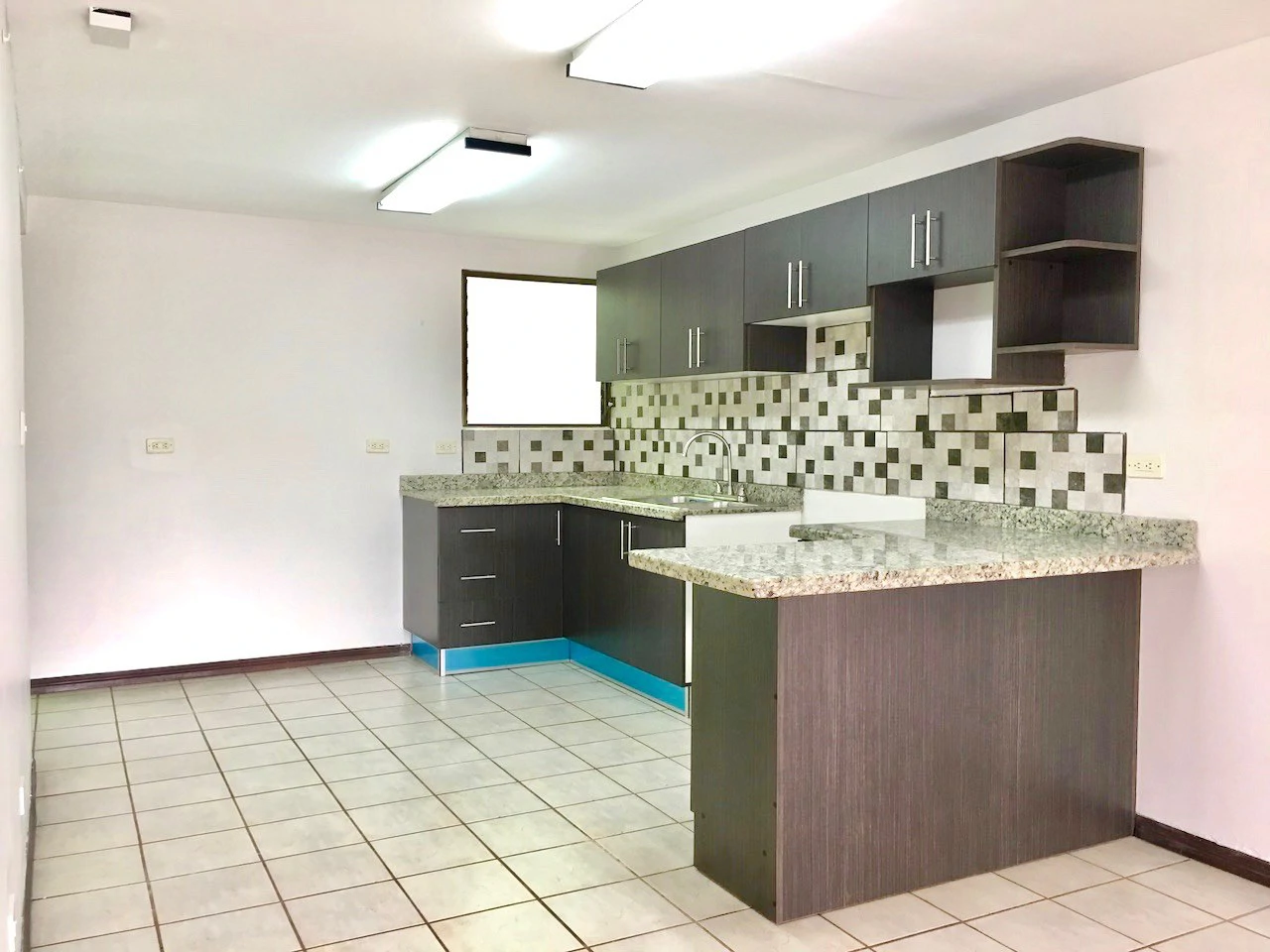 APARTMENTS BUILDING FOR SALE! ATTENTION INVESTORS! - Gallery image 31