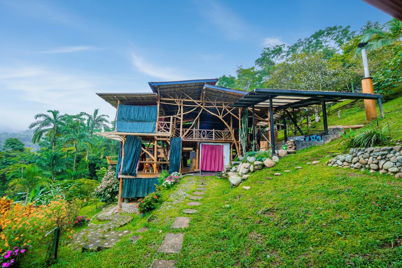 Riverfront Sanctuary with Breathtaking Views of Diamante Waterfalls - Gallery image 17