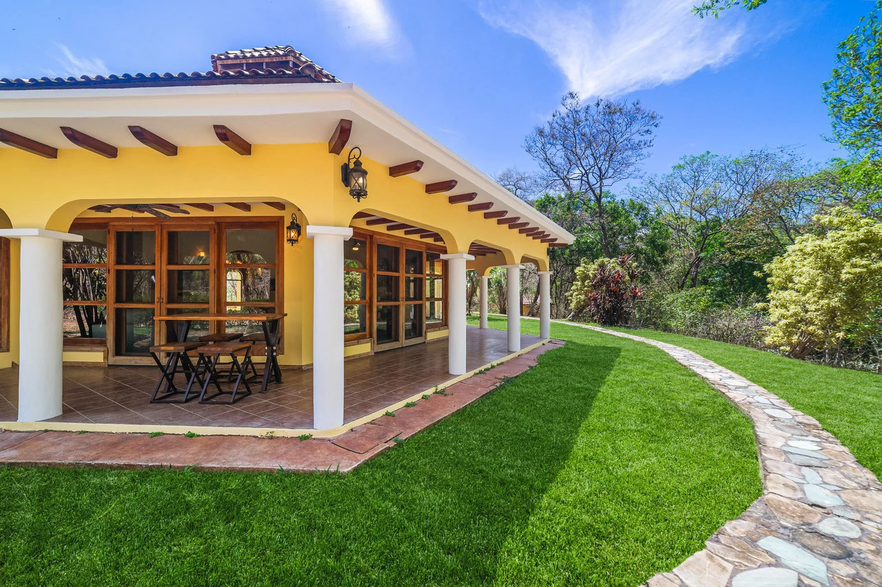 Tierra Pacifica #74: Elegant 4BR Retreat in Gated Community - Gallery image 12