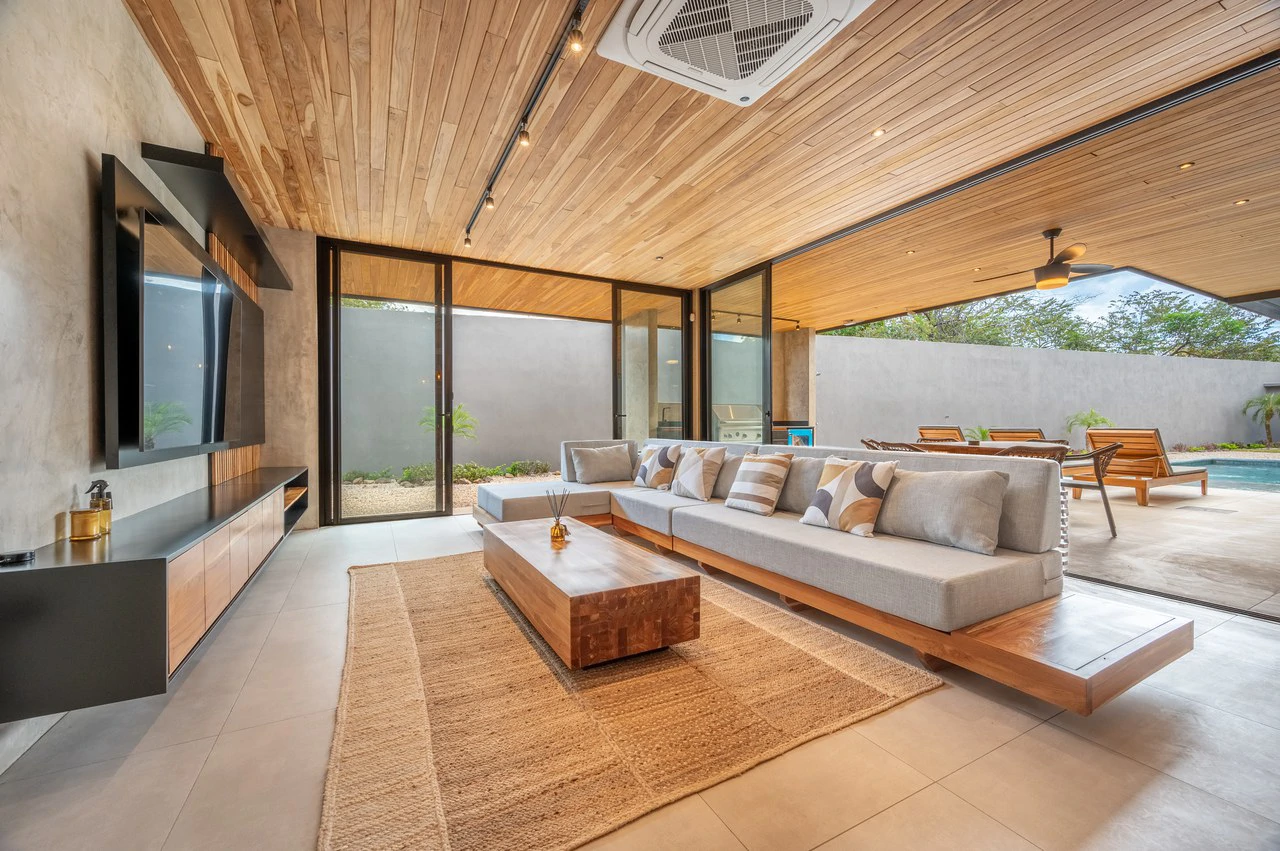 Casa Uchuva: Architectural Harmony of Wood, Stone, and Light - Gallery image 16