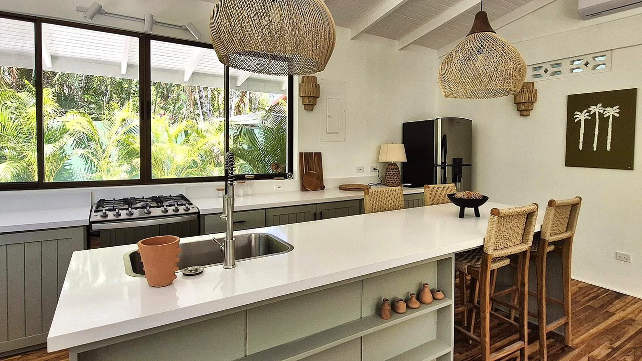 Casa Sol: Casa Sol – A Tropical Beach-Style Home with Pool, Designed for Year-Round Vacation Living - Gallery image 10