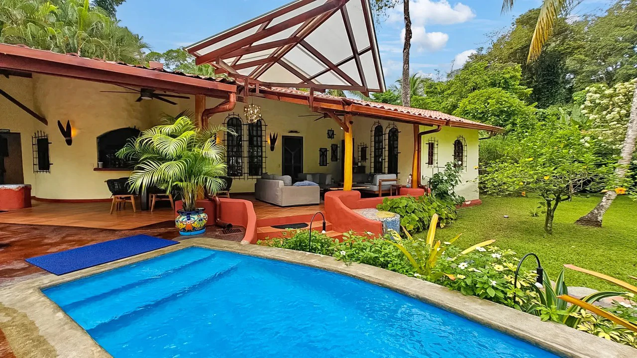 ID 956: Turnkey Entertainment Home with Pool on Titled 1,443m² Lot in Playa Chiquita - Gallery image 12