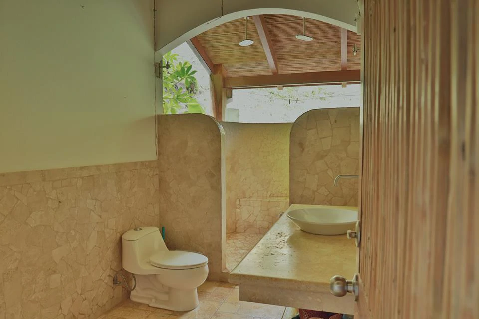 Property with 3 homes and pool: Tropical Gardens steps to the Beach in Mal País and minutes to Santa Teresa - Gallery image 17