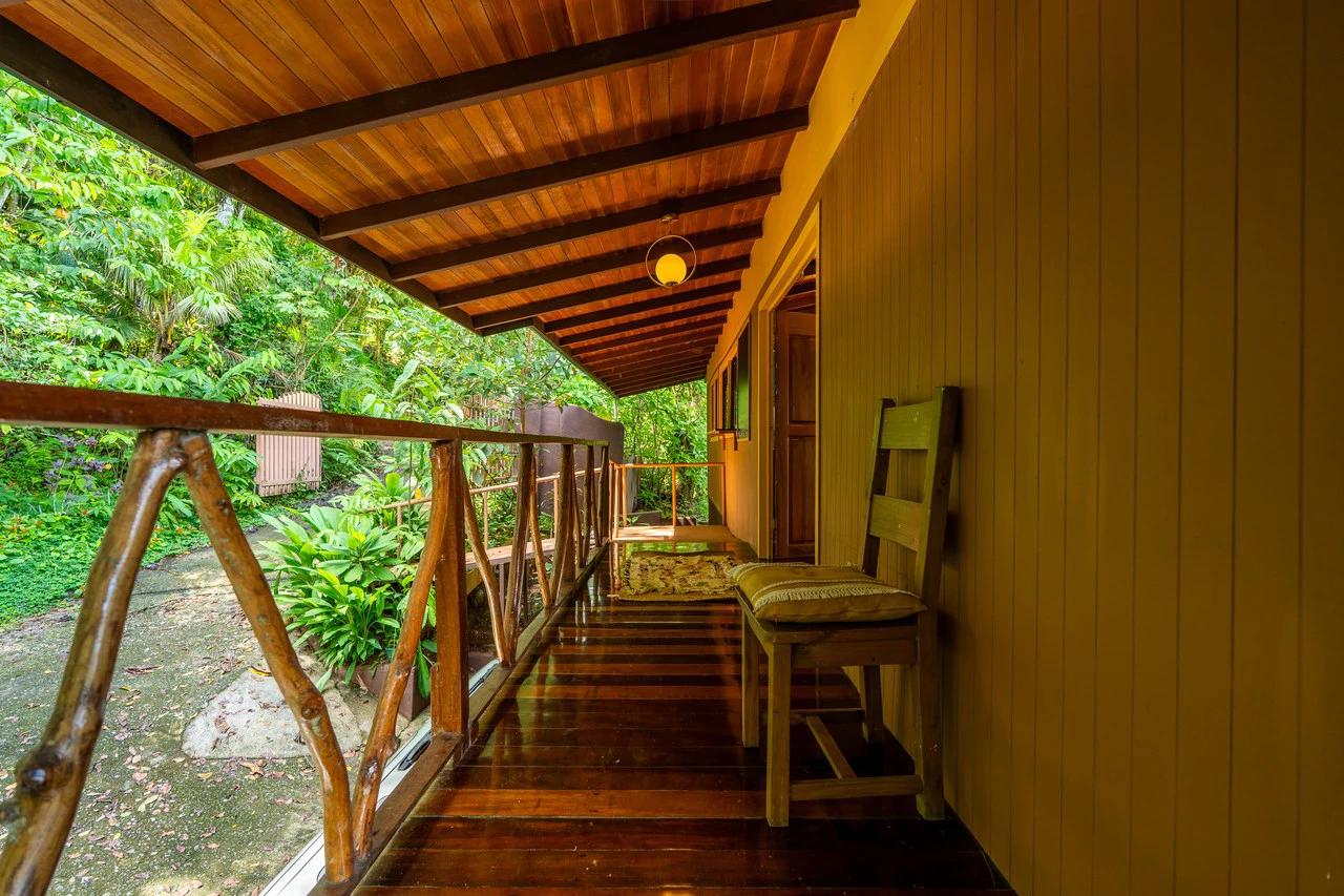 Prime 7.8 Acre Commercial Property with Restaurant for Sale in Costa Rica - Gallery image 11