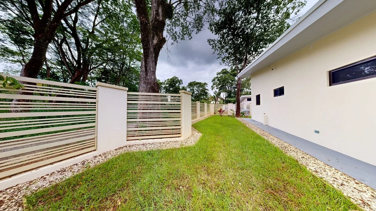 Modern 3-Bedroom Home Near Marino Ballena National Park – Central Uvita - Gallery image 15