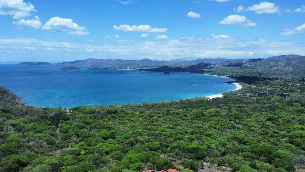 5.67 Hectares in Puerto Viejo: Prime Development Parcel Just 2 Mins from the Beach - Gallery image 2