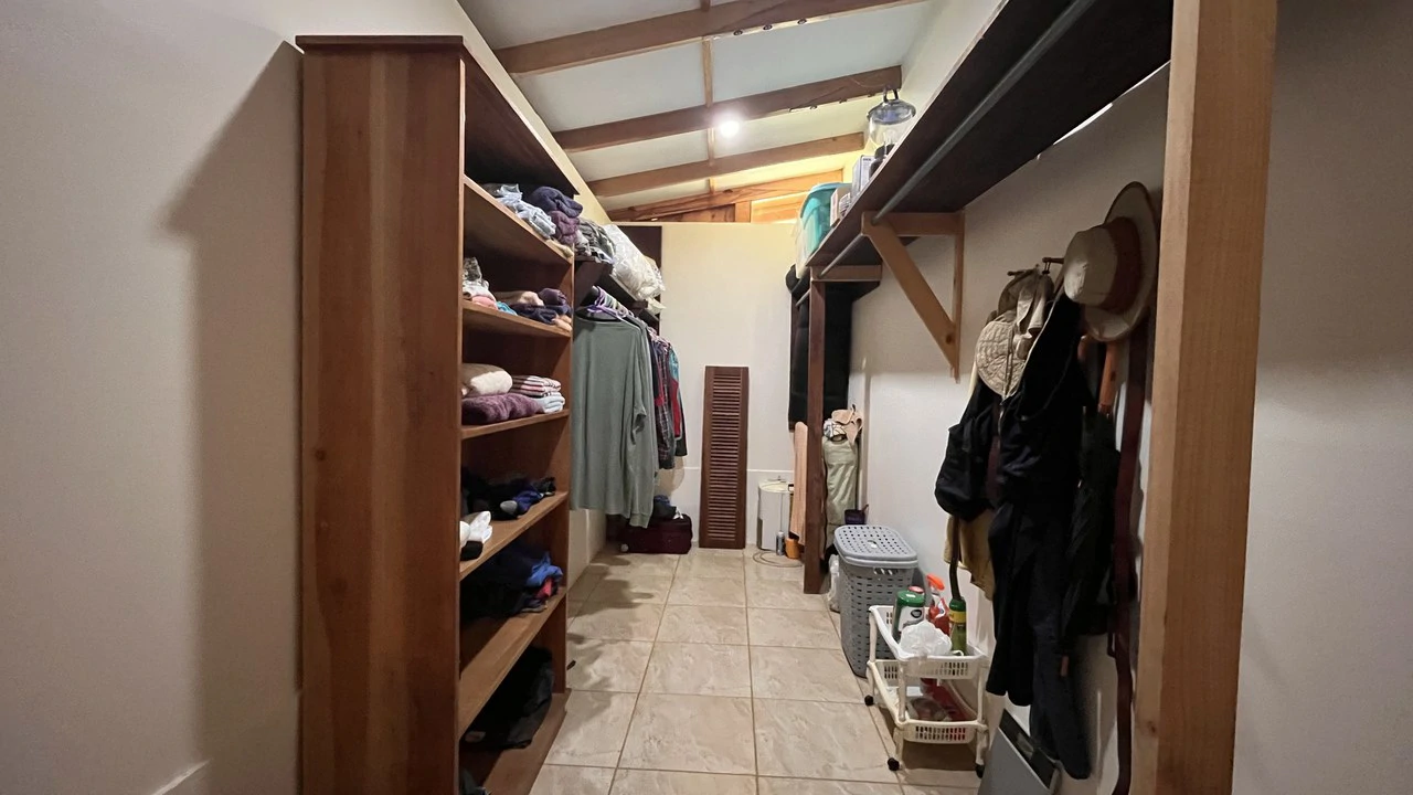 Mountain House For Sale in San Isidro del General - photo 32