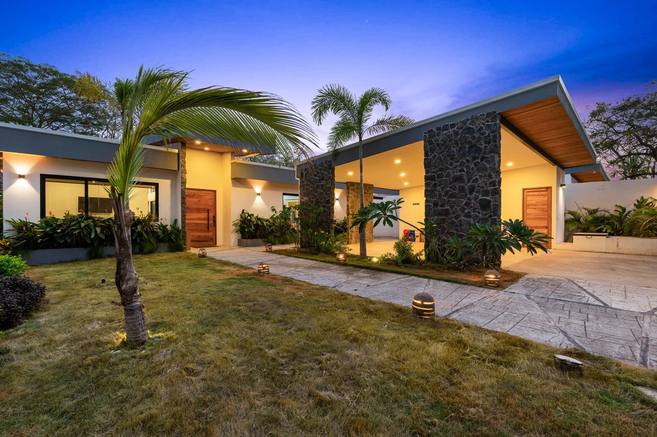 Casa Guacamaya Roja: Luxury Home in Playa Grande - Gallery image 62