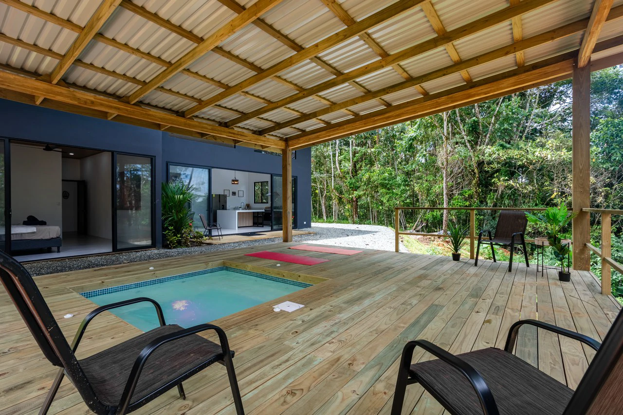 Home with Additional Building Areas and Creek on 3.5 Acres - Gallery image 36