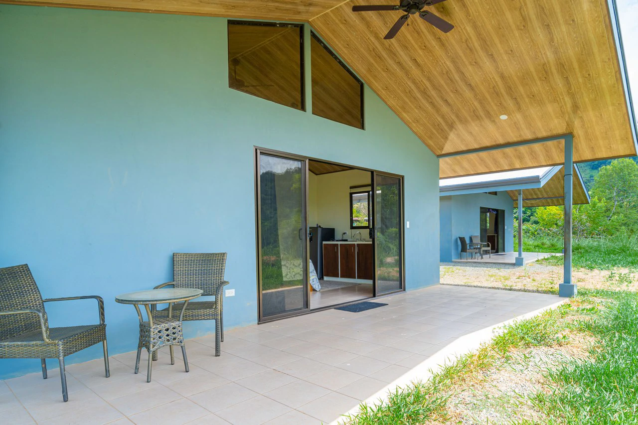 Mountain Mixed Use Building For Sale in Savegre - Gallery image 12