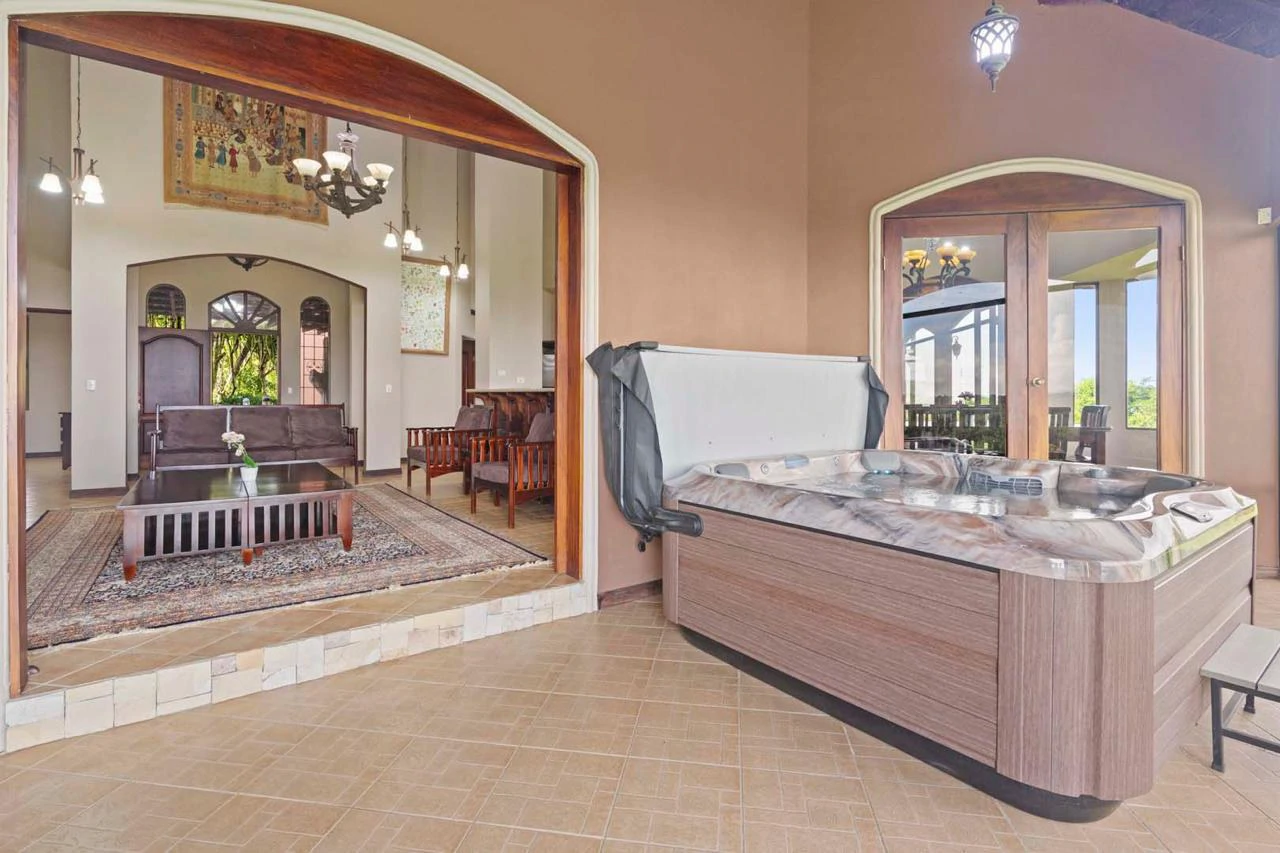 Celebrity Home with Spectacular Views: Seller Financing With 50% Down-Contact Us For More Information - Gallery image 30