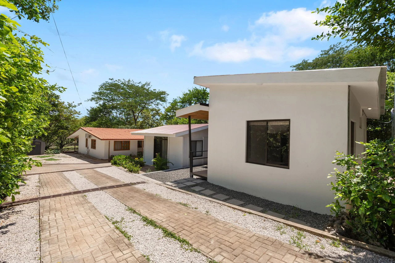 Multi-Home Property: Versatile Estate Near Playa Avellanas - Gallery image 15