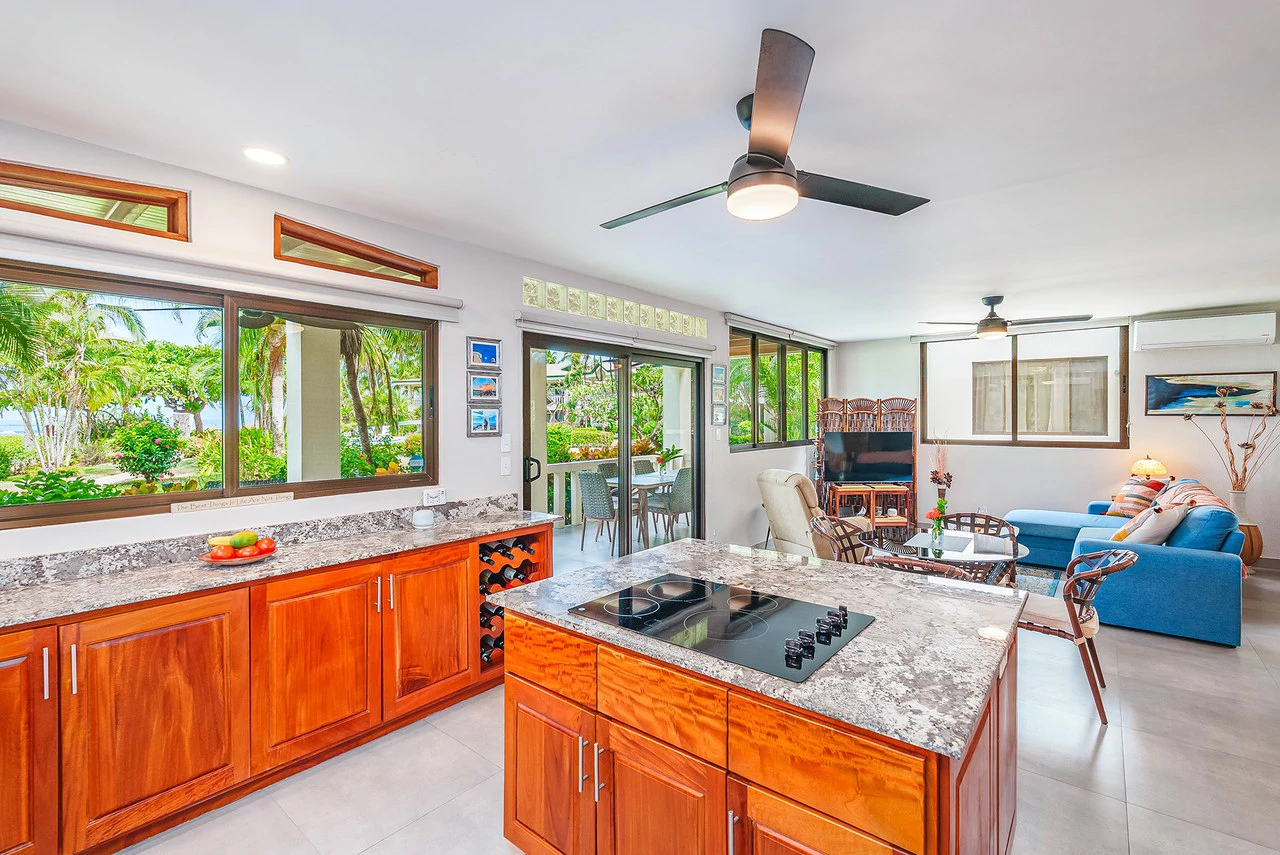 Las Brisas #15: Beachfront Condo With Luxury Upgrades & Unparalleled View - Gallery image 14