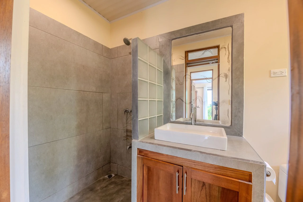Casa Blanca: Ocean & Mountain View Home in Platanillo - Gallery image 24