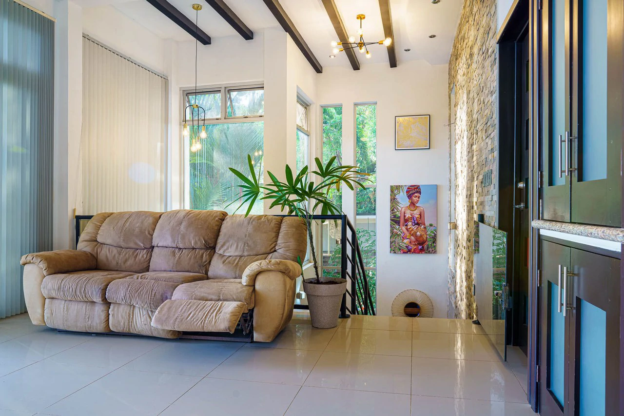 1.42 ACRES – 4 Bedrooms 2 Story Ocean-View Home With 2 Bedroom Guest House In Premium Beach Community, Walk to the Beach! - Gallery image 26
