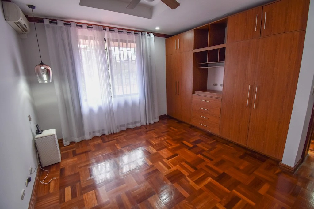 House For Sale in San Antonio - Gallery image 35