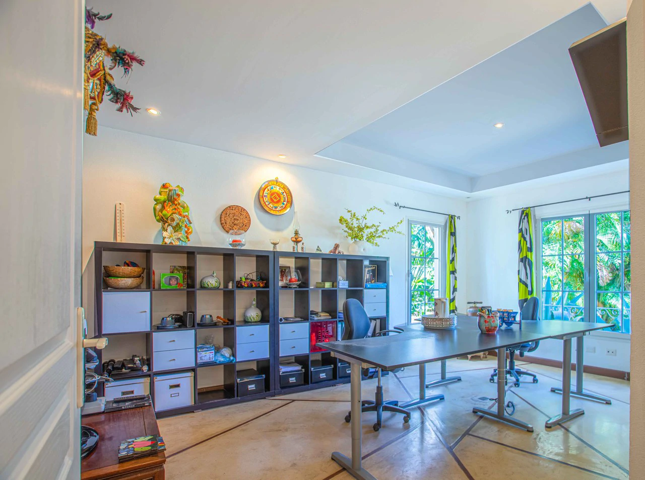 LUXURY PROPERTY HOUSE AND 5 APARTMENT SANTA ANA: Incredible property to live or invest. Ideal for single space. . This beautiful property measures 4857 m2 of lot with a street front of 23m2 and 432 m2 - Gallery image 23