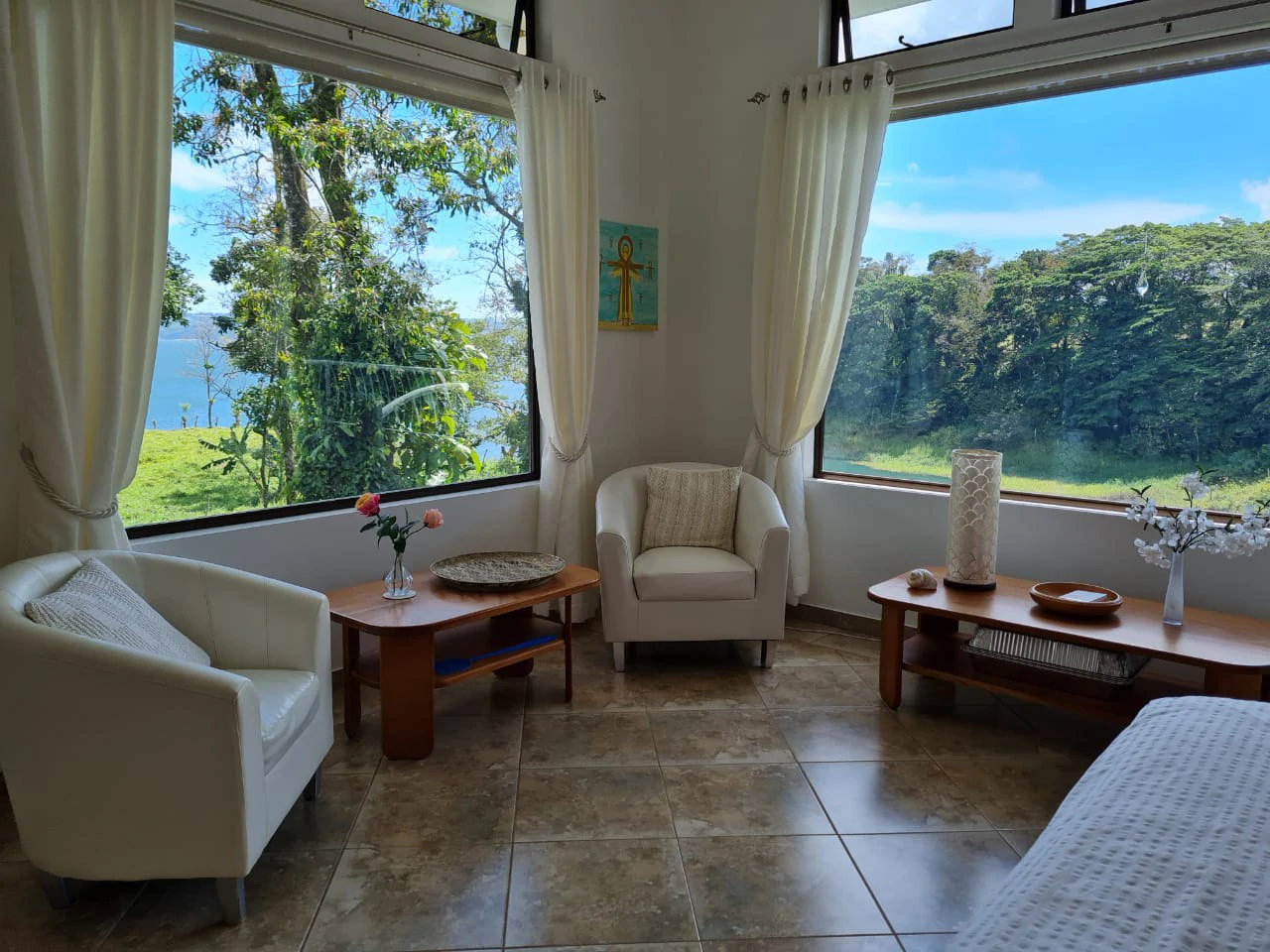 Villa Corazon: Unique LAKE FRONT property, 2 Villas and Tiny house on 5 acres with lake access. - Gallery image 25