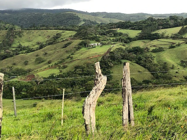 Warm Spring Mountain Property in a tropical landscape and antique wooden house,  50 minutes from Liberia city - Gallery image 27