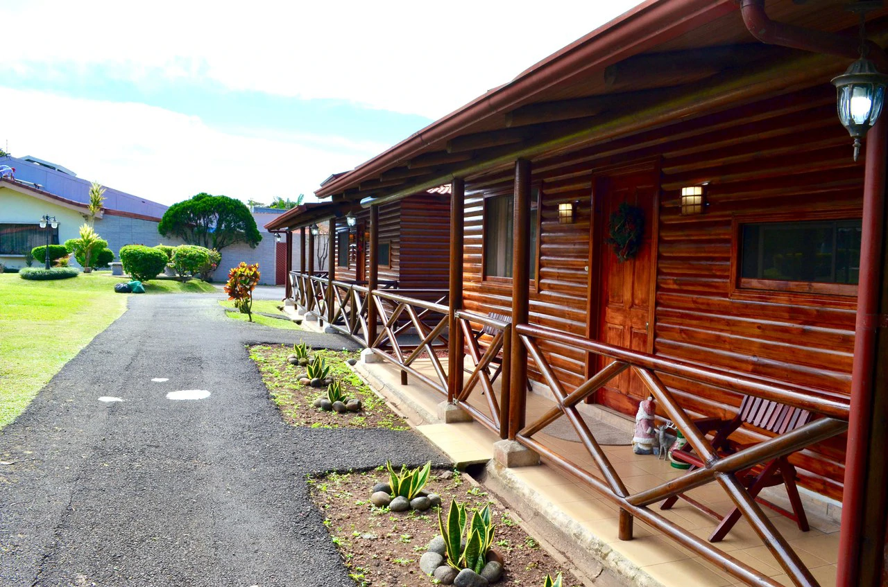 Beautiful investment property with cabins, house and apartments - Gallery image 11