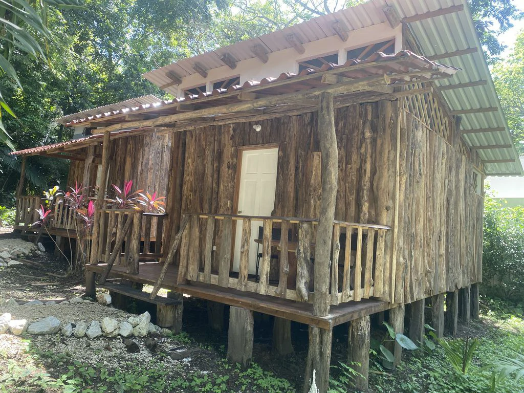 Holistic Yoga Retreat: Relaxation, Peace, Balance and Tranquility, Yoga Retreat with 4 Bungalows and 3 Apartments Elevated upon 1.25+ Acres - Gallery image 4