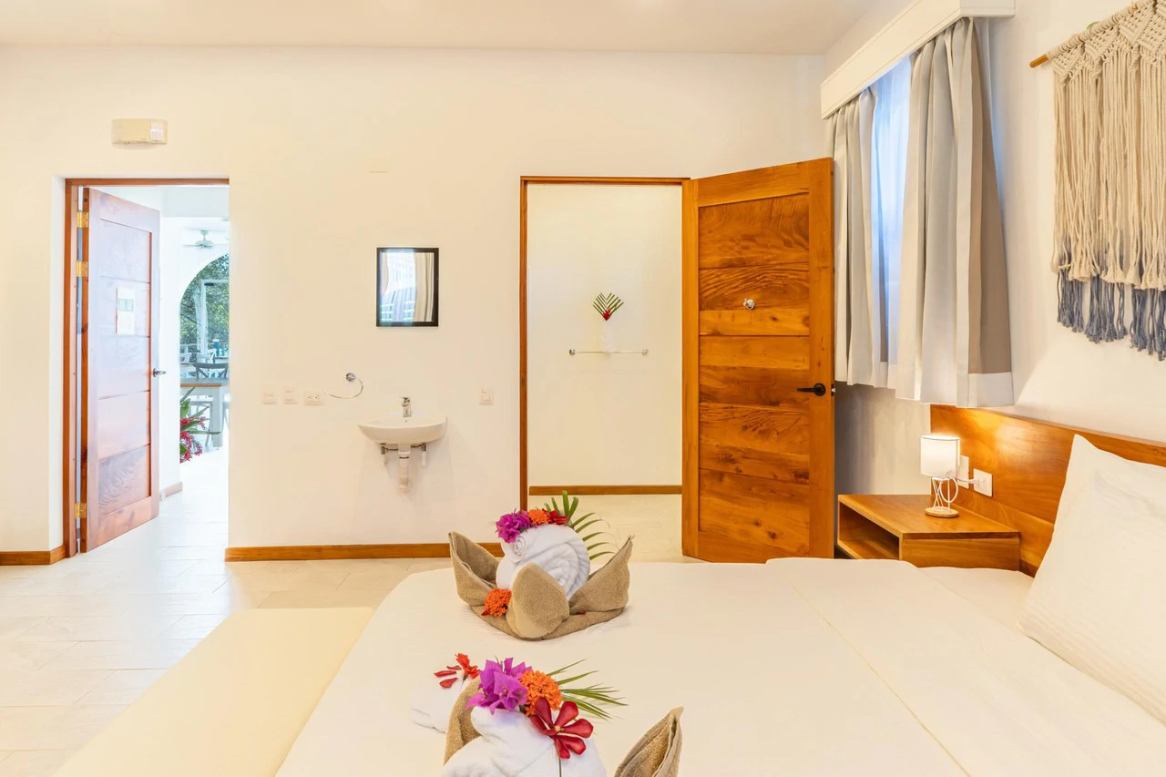 Beachfront Luxury Mixed Use Multi-Unit Residence - photo 16