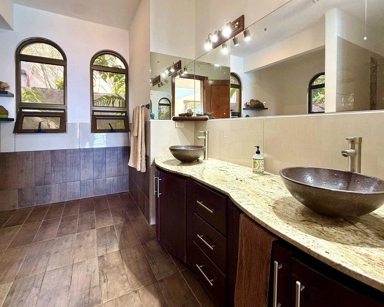 Casa Miramar: $1,000,000 Million Buys you your very own Private Mountain Paradise with Ocean View ! - Gallery image 22