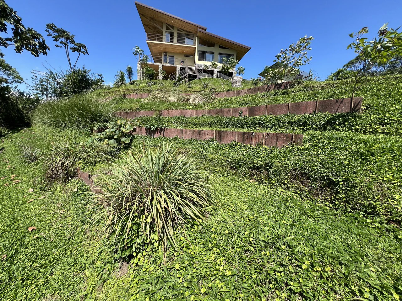 3 bedroom house with swimming pool & 2 Jungle Studios. - Gallery image 21