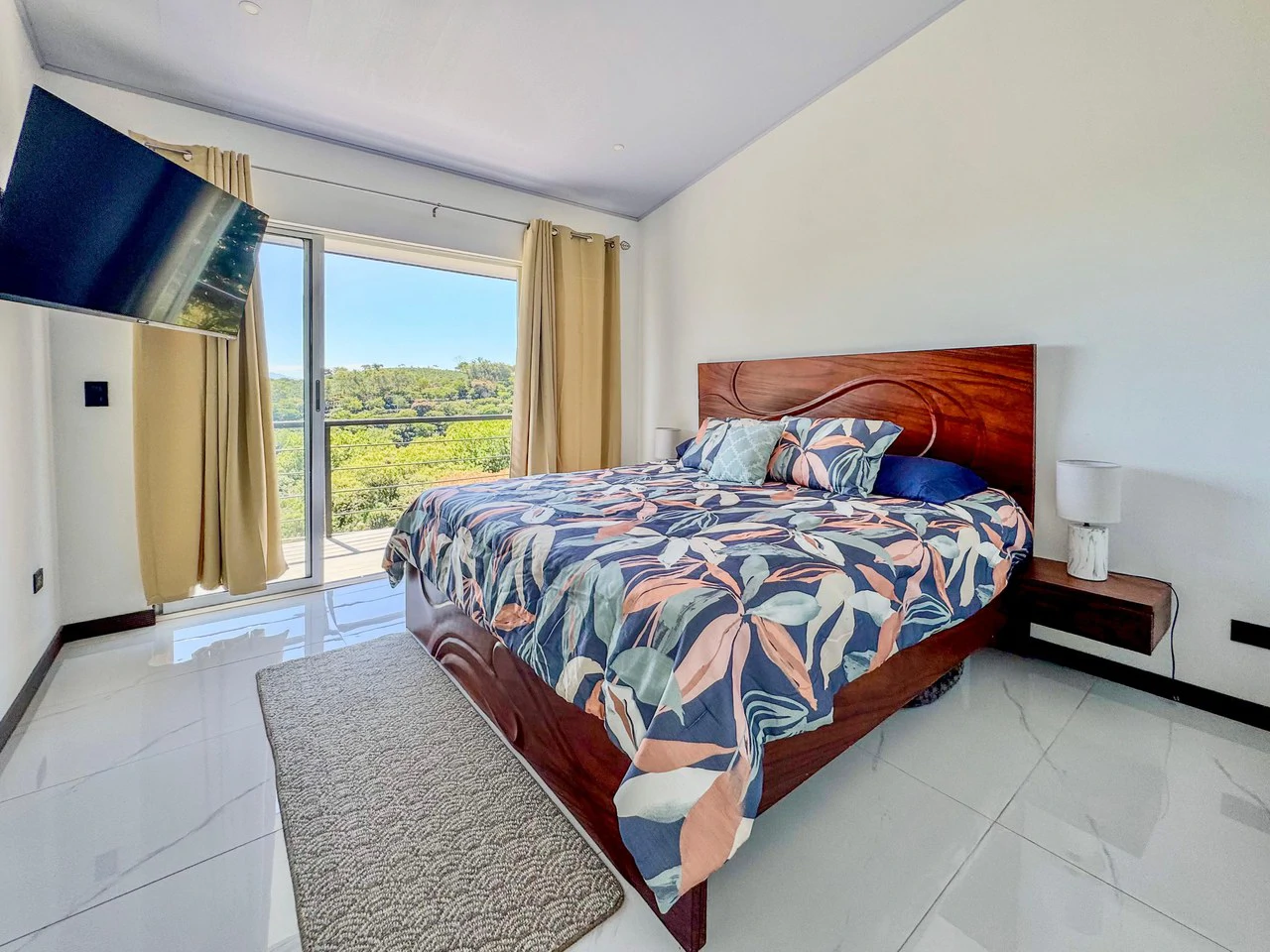 Modern House with Panoramic Views in Naranjo - Gallery image 8
