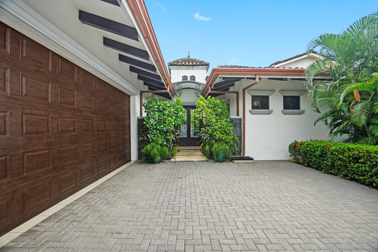 Pura Vida House: 6 bedroom 6 Bathroom Rental Juggernaut in Gated Community - Gallery image 41
