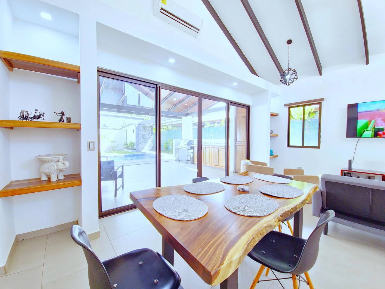Price Reduced - Modern Oasis Near Uvita: Contemporary Living with Pool & Privacy - Gallery image 25