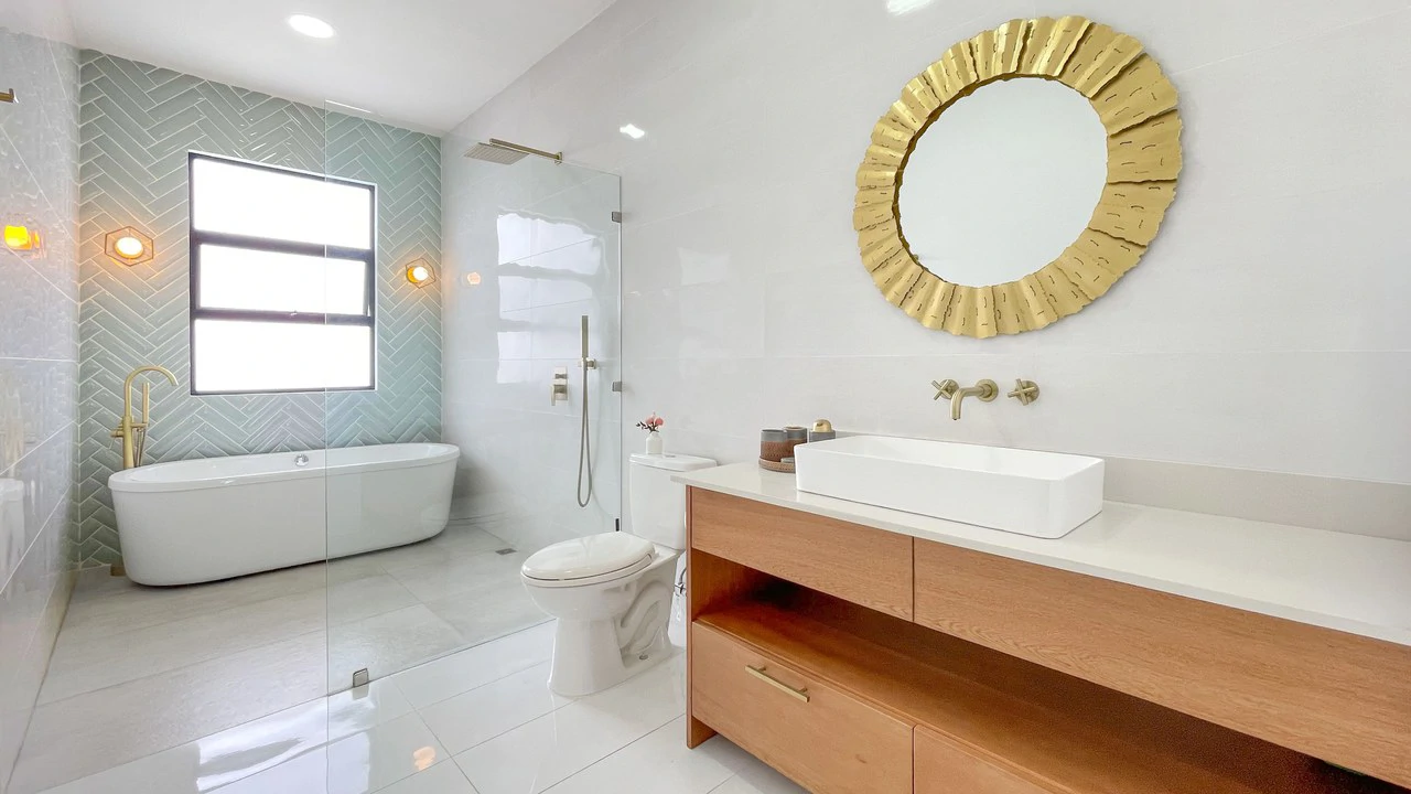 Modern Two-Story Home in Gated Community in Grecia– 5 Minutes from Downtown - photo 24