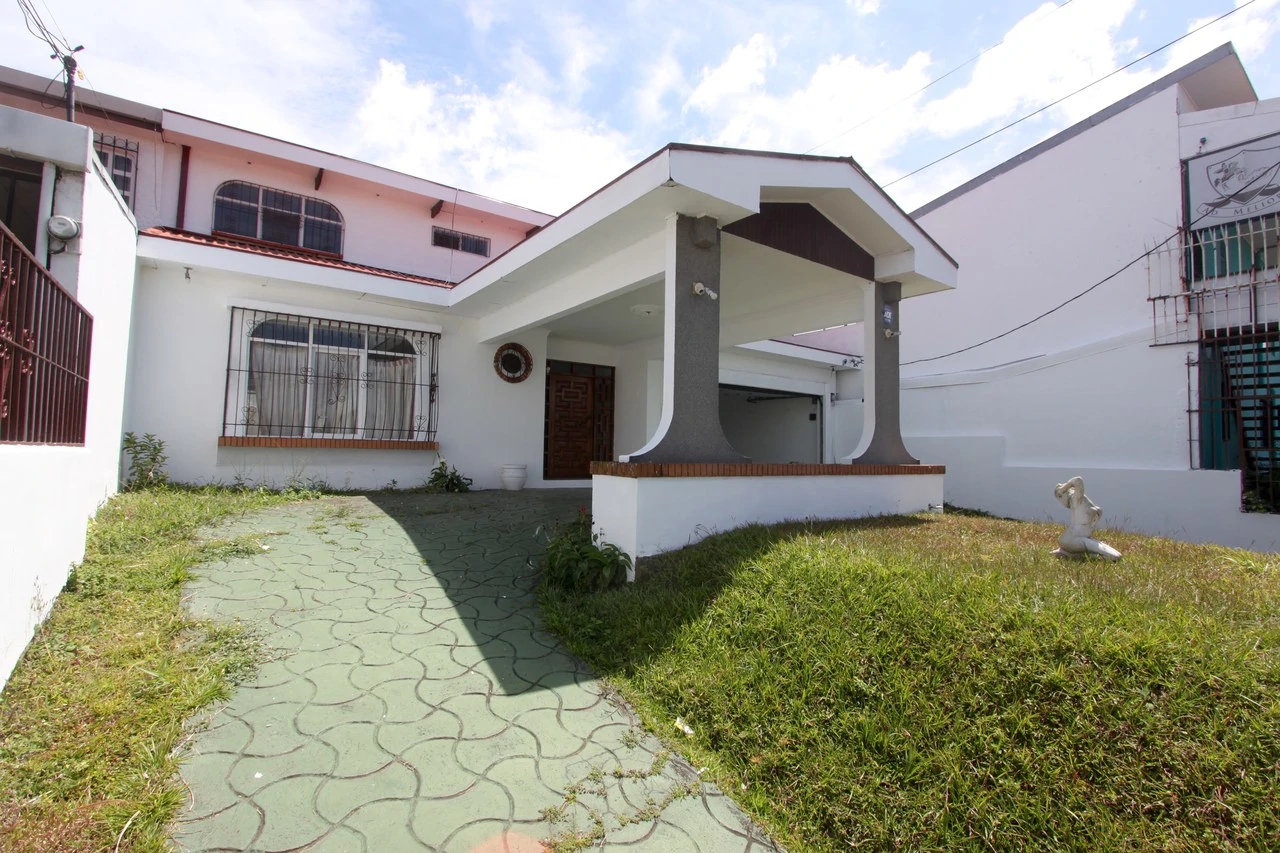 Sabana Sur, Universal: House for sale in Sabana Sur, mixed-use property. P445