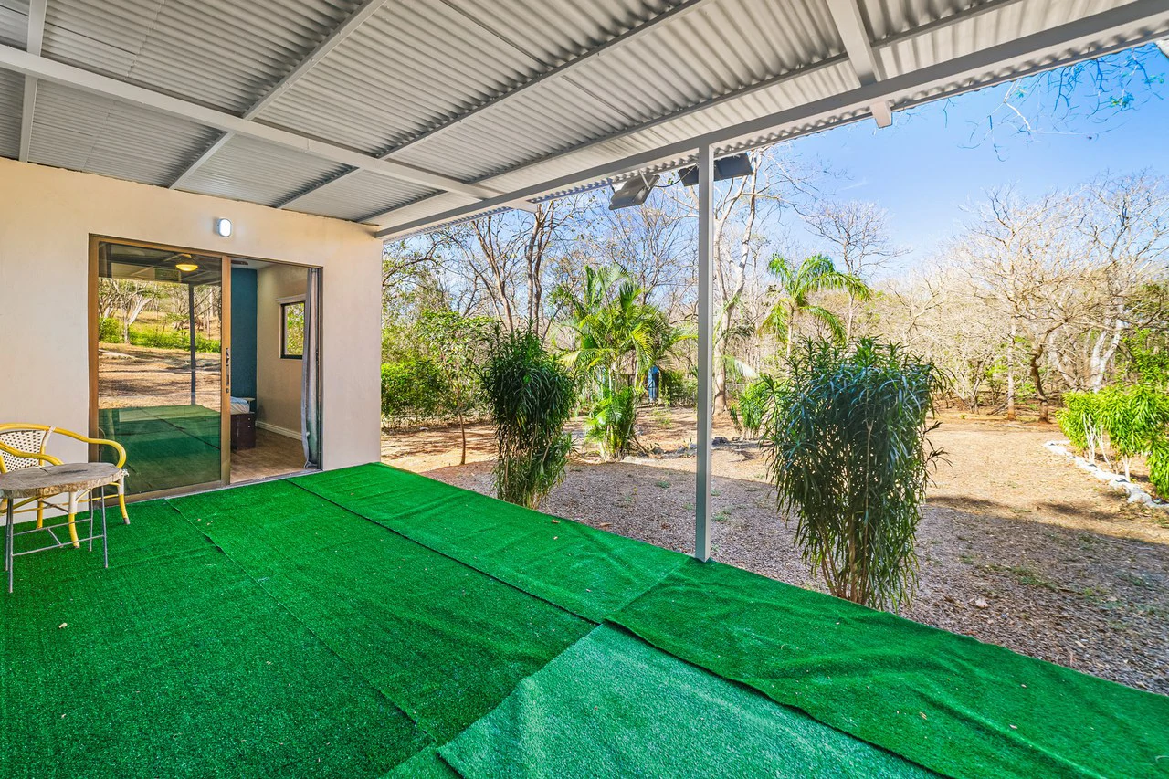 Casa Jungle: Jungle Lot with Container Home 10 min from the beach - Gallery image 13