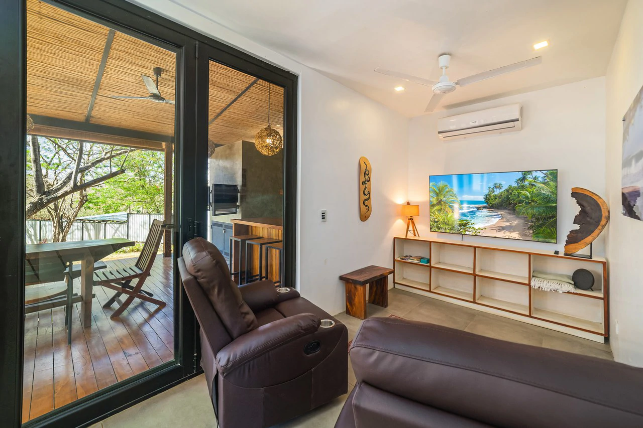Surfside Container Home: Turnkey 2BR & Mixed-Use Potential - Gallery image 3