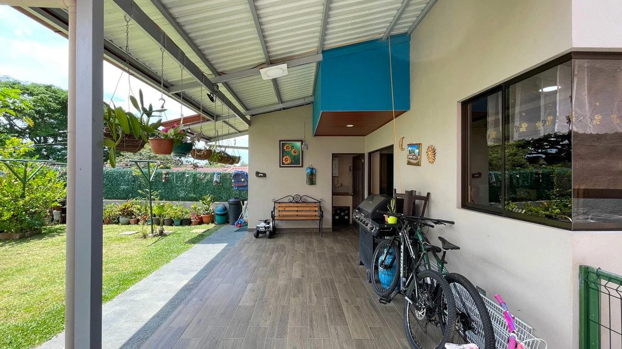 Two-story house for sale Grecia - Gallery image 10