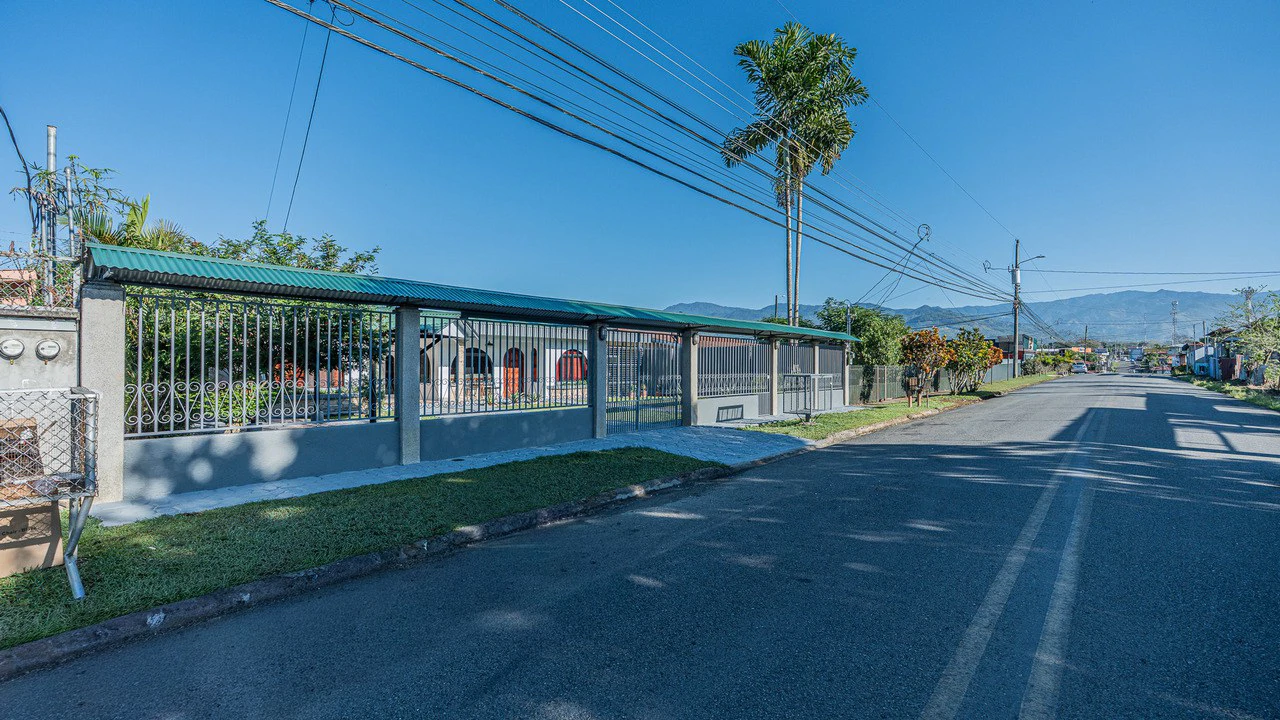 Completely Renovated 5 Bedroom Home in the Heart of San Isidro - Gallery image 84