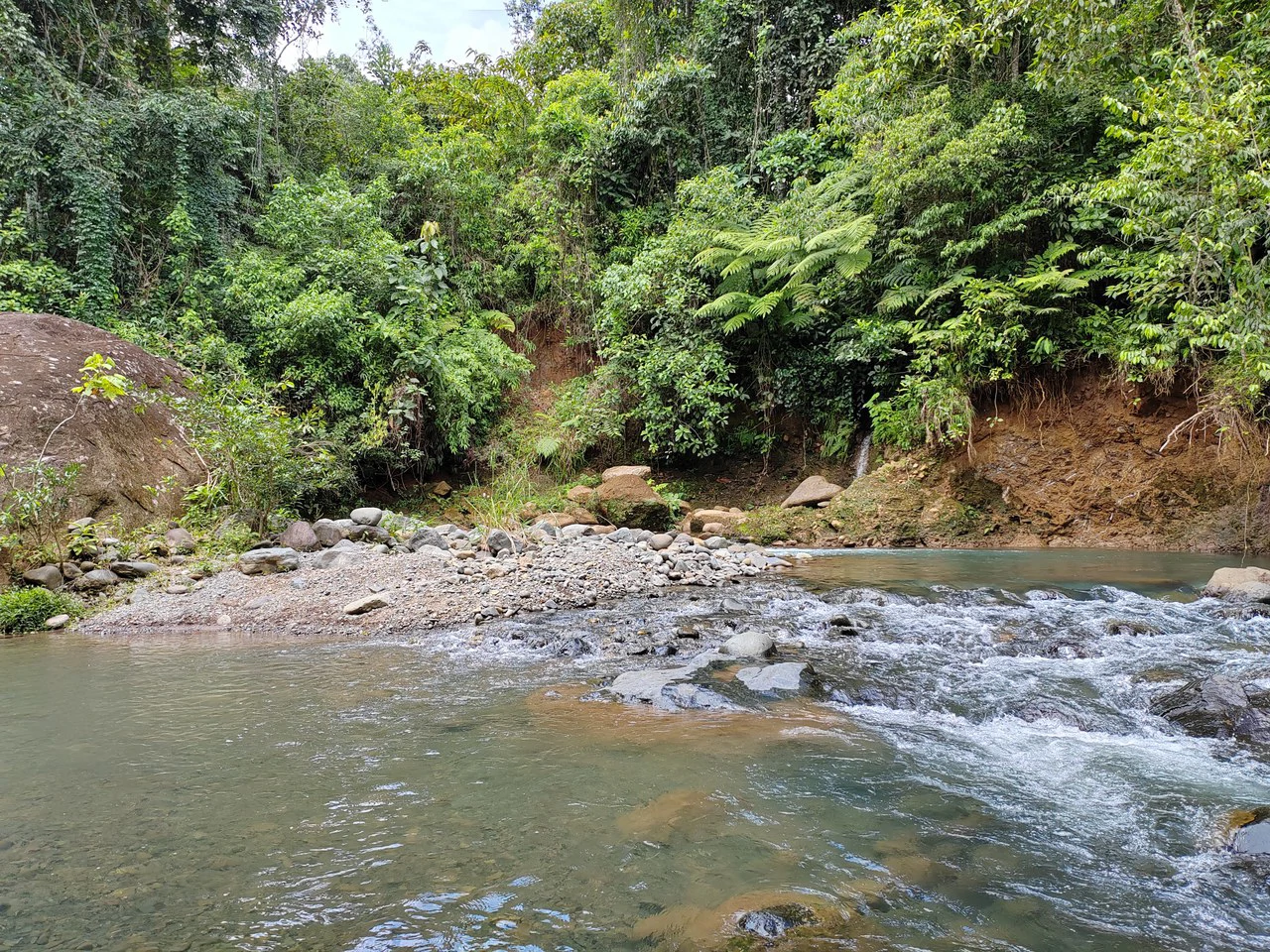 stunning valley and chirripo views, river with amazing swimming holes - Gallery image 7