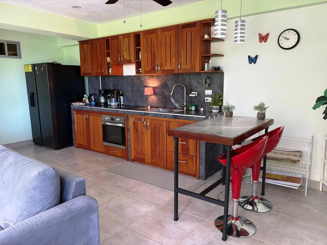 Lakeview Serenity Estate - Two Family Home: Stunning Lakeview Two-Family Home on 3,600 m² – Privacy, Nature & Income Potential - Gallery image 11
