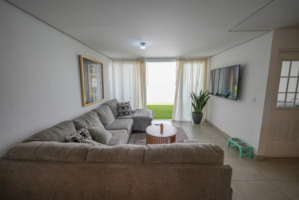 House For Sale in San Rafael - Gallery image 11